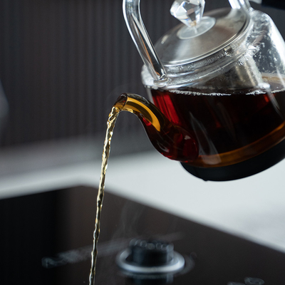 Verbeter uw huis met deze moderne en elegante koffietafel in roestvrij staal